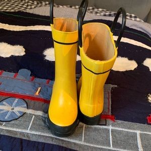 Toddler style rain boots by Lands End